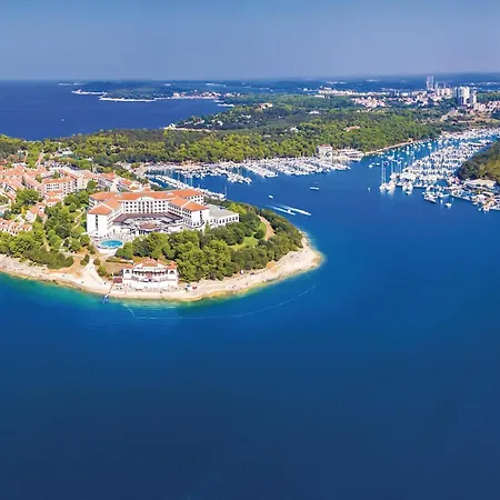 Awesome Apartment In Pula Pula